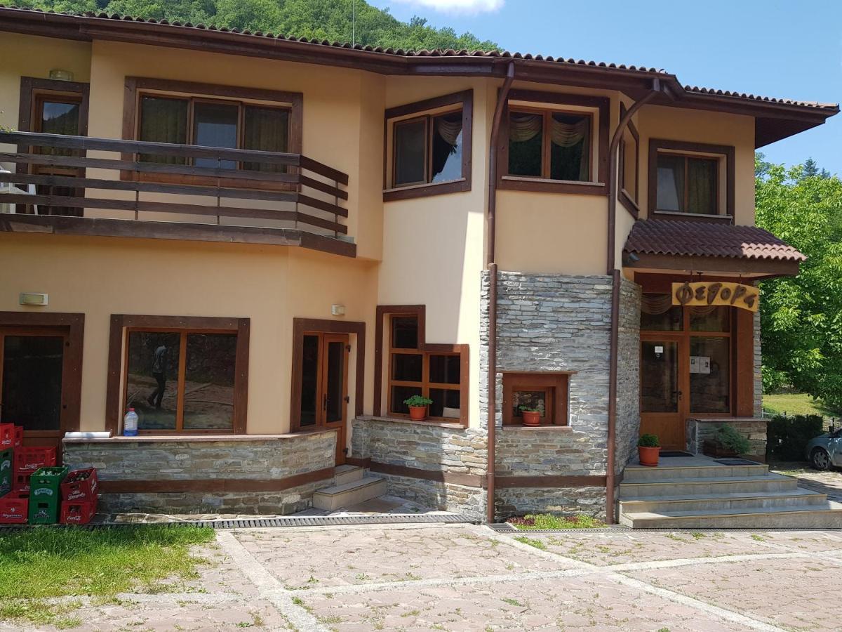 семеен федора Hotel